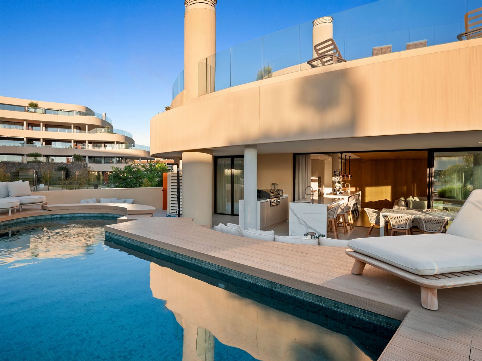 Sky Villa — kveld