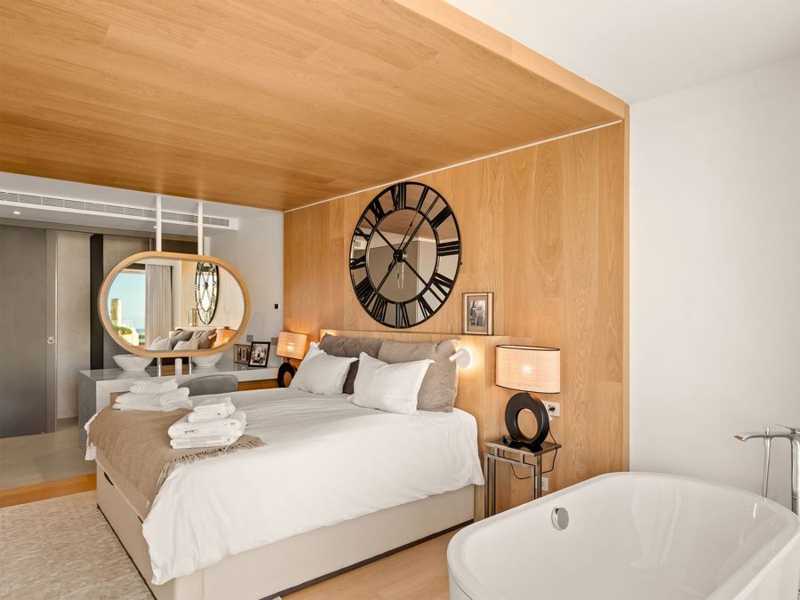 Sky Villa — Soverom og bad 1