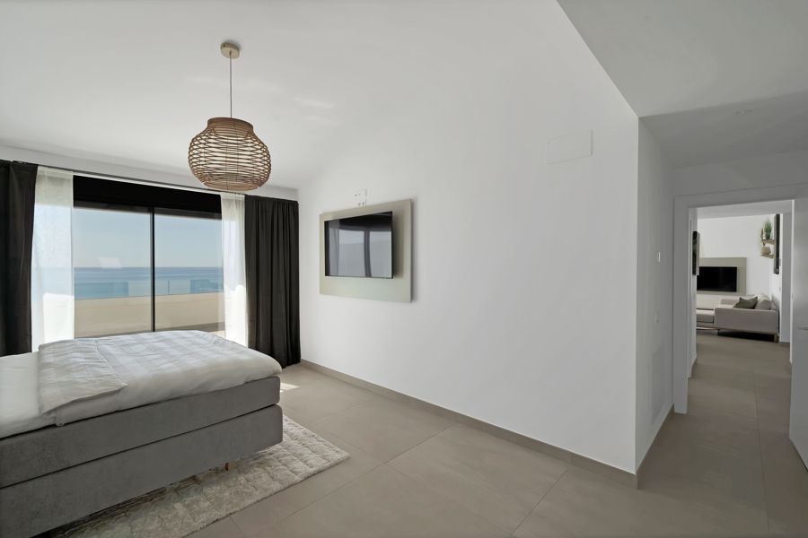 Seaviews Penthouse — Soverom og bad 1